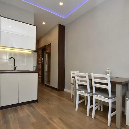 Flat Bahan Wroclaw
